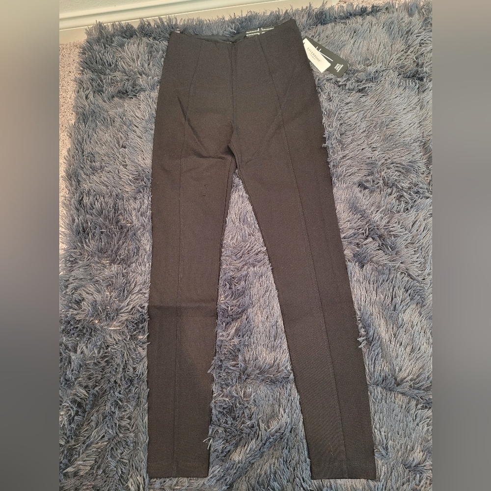 NWT Liverpool Black Leggings- READ DESCRIPTION